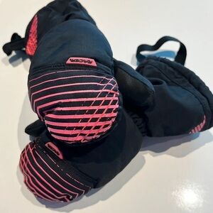 Acer Kids Mittens in Black and Pink